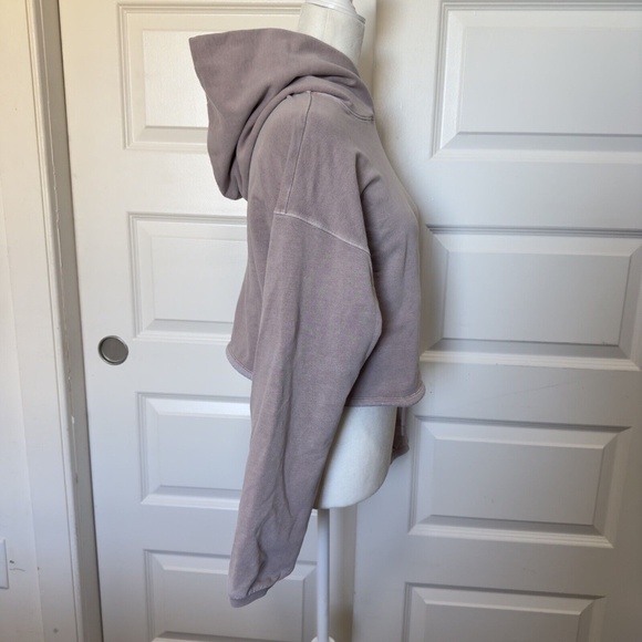 Aritzia The Group by Babaton Weekender Cinchable Pullover Cropped Hoodie Size S - Picture 4 of 14